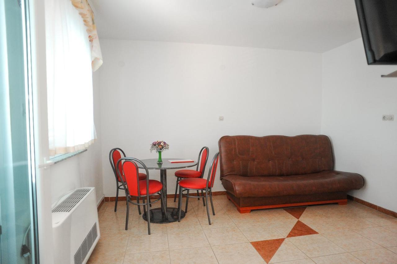 Apartmani Vila Caska Kültér fotó