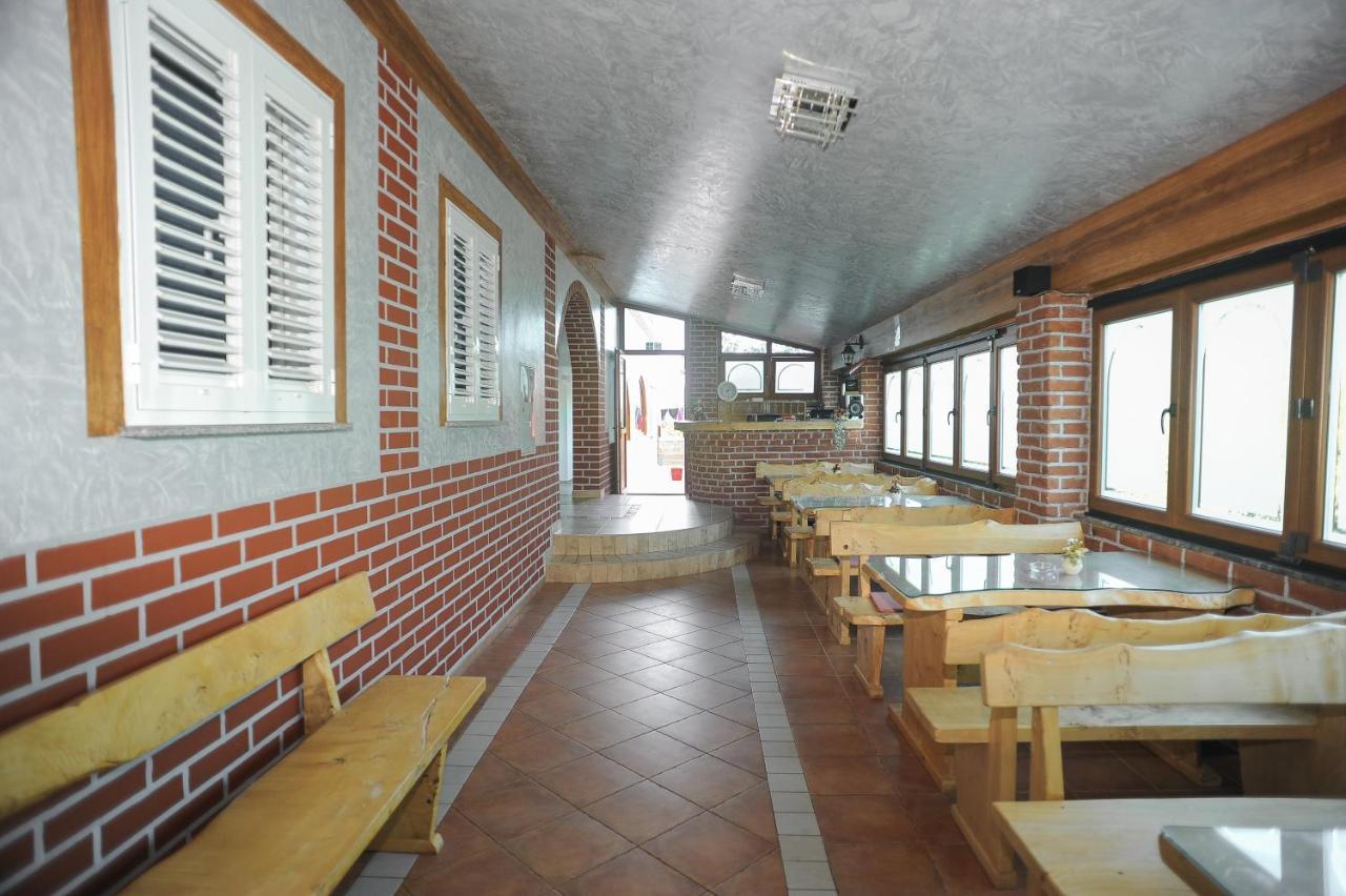 Apartmani Vila Caska Kültér fotó